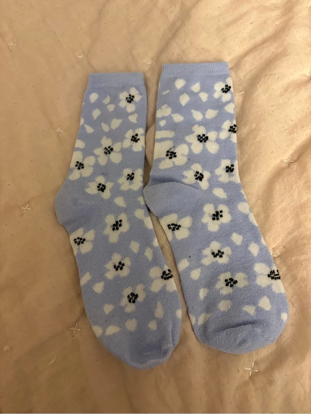 Women’s Light Blue Floral Pattern Socks